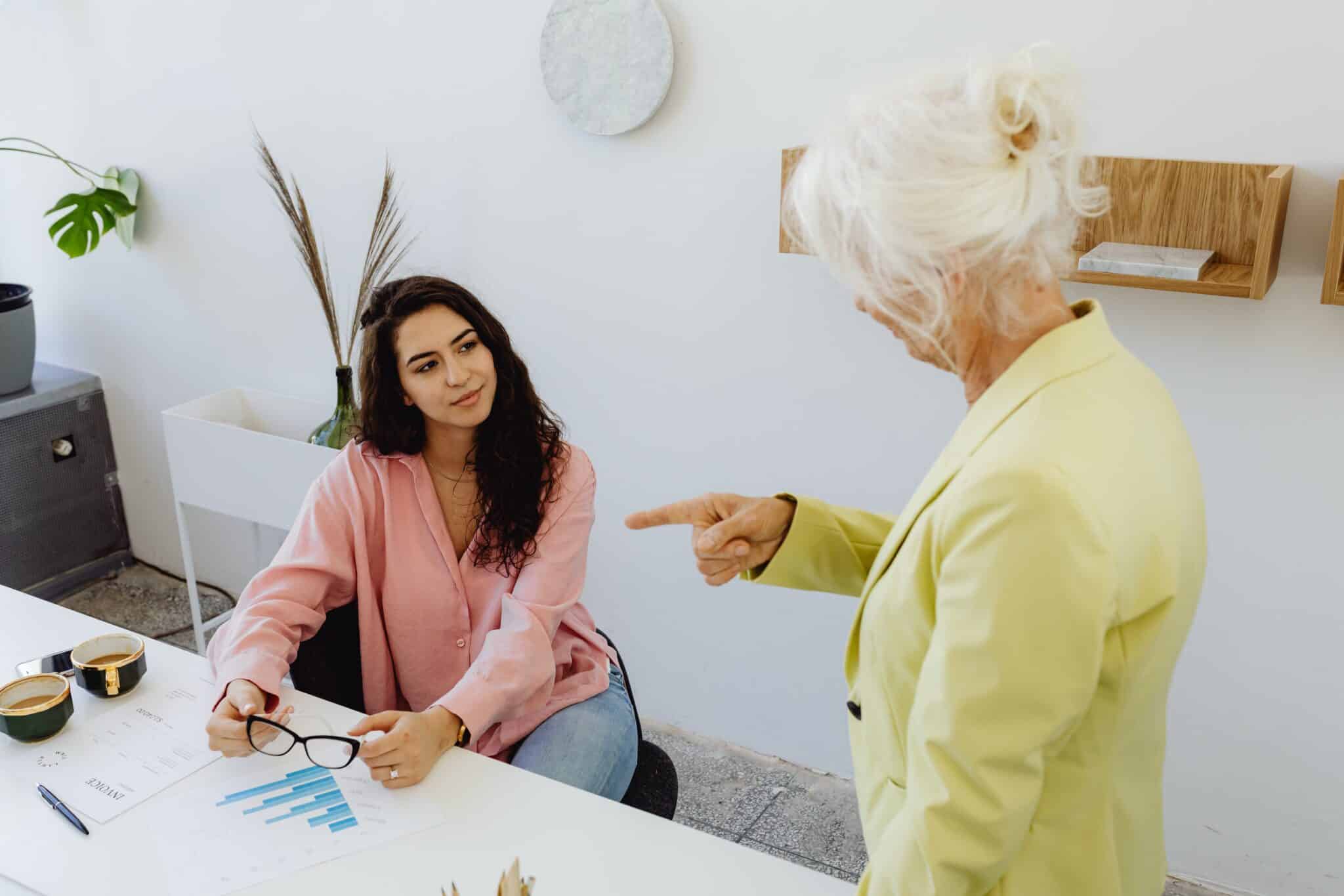 Personne recevant des conseils d'une autre personne