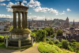 Vue sur Edimbourg depuis Calton Hill en Ecosse